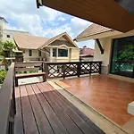 Villa Baan Natcha *