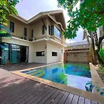 Baan Natcha Villa *
