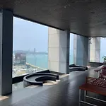 Pattaya市中心/临近海滩/无边泳池/家具齐全/24小时安保 อพาร์ทเม้น