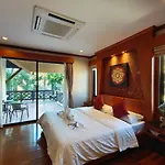 Villa 芭提雅ω好莱坞ω泳池别墅ω泰国风情ω轰趴派对ω网红ω拍照ω蜜月ω夜店ω豪华 Pattaya