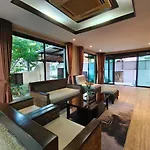 Villa 芭提雅ω好莱坞ω泳池别墅ω泰国风情ω轰趴派对ω网红ω拍照ω蜜月ω夜店ω豪华 Pattaya