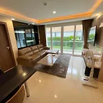 อพาร์ทเม้น Large Ground Floor Condo, Grand Avenue, Pattaya