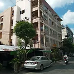 Студия. Пратамнак Хилл.