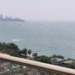The Riviera Wongamat Hong Apartment