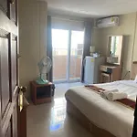 Hug Me Guesthouse