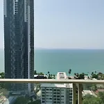 The Riviera Wongamat Hong Apartment