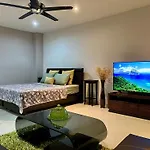 View Talay 7 Seaview Apartments