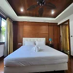 D30长住优惠-市中心海边高端别墅区6间卧室泳池别墅 Pattaya