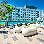 Arcadia Beach Pool View อพาร์ทเม้น Pattaya