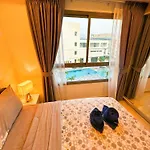 อพาร์ทเม้น Arcadia Beach Pool View *
