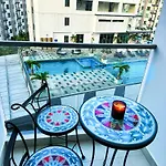 Arcadia Beach Pool View อพาร์ทเม้น