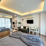 The Peak Towers Cute Studio Flat Pratamnak