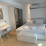 芭提雅中心地带 Centara Avenue 一房公寓5楼紧邻海滩酒吧街智能电视