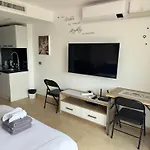 อพาร์ทเม้น 芭提雅中心centara Avenue 6楼一卧公寓 高速互联网智能电视酒吧街步行街 Pattaya