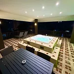 Private Pool & Jacuzzi Villa, Phratumnak, - 600m From The Beach, 711 Nearby วิลล่า *