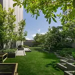 Edge Central Pattaya By Thida