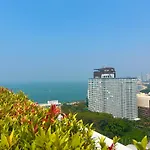 Sea View Pattaya Beach @The Base Central Pattaya