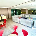 อพาร์ทเม้น Sea View @the Base Pattaya