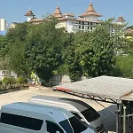 Ekaluk Place Inn