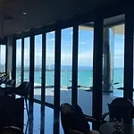 Edge Central Pattaya By Thida