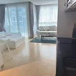 芭提雅中心地带 Centara Avenue 一房公寓5楼紧邻海滩酒吧街智能电视