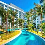 Arcadia Beach Pool View * Pattaya