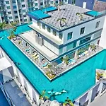 Arcadia Beach Pool View อพาร์ทเม้น