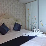 Oceanfront Luxury In With Private And Inifinity Pool - Not A 30 Day Minimum อพาร์ทเม้น