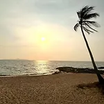 Oceanfront Luxury In With Private And Inifinity Pool - Not A 30 Day Minimum อพาร์ทเม้น *