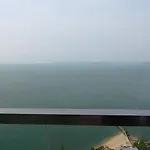 อพาร์ทเม้น Oceanfront Luxury In With Private And Inifinity Pool - Not A 30 Day Minimum Pattaya