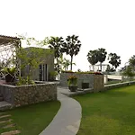 Oceanfront Luxury In With Private And Inifinity Pool - Not A 30 Day Minimum อพาร์ทเม้น