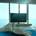Oceanfront Luxury In With Private And Inifinity Pool - Not A 30 Day Minimum *