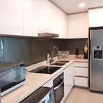อพาร์ทเม้น Oceanfront Luxury In With Private And Inifinity Pool - Not A 30 Day Minimum