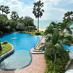 Oceanfront Luxury In With Private And Inifinity Pool - Not A 30 Day Minimum อพาร์ทเม้น