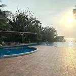 อพาร์ทเม้น Oceanfront Luxury In With Private And Inifinity Pool - Not A 30 Day Minimum *