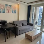 芭提雅中心 Grand Avenue 2卧室公寓泳池景 智能电视 高速互联网 Pattaya
