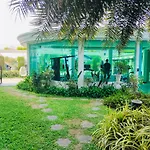 Pattaya Center Luxurious Garden Apartment 2