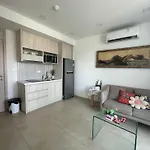 Center Luxurious Garden 1 อพาร์ทเม้น *