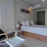 Grand Avenue Pattaya, Luxury Condo, 50sqm, Pool View * Pattaya