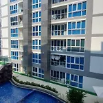 Grand Avenue Pattaya, Luxury Condo, 50sqm, Pool View อพาร์ทเม้น