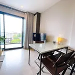 King+queen 2bd & View! @base A +free Netflix *