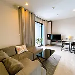 King+queen 2bd & View! @base A +free Netflix *