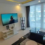 Grand Avenue, Luxury Suite, 72sqm Pool View With Lounge Area Pattaya