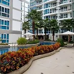 Grand Avenue, Luxury Suite, 72sqm Pool View With Lounge Area Pattaya