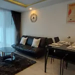 Grand Avenue, Luxury Suite, 72sqm Pool View With Lounge Area * Pattaya