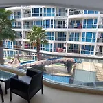 Grand Avenue, Luxury Suite, 72sqm Pool View With Lounge Area * Pattaya