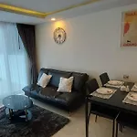 Grand Avenue, Luxury Suite, 72sqm Pool View With Lounge Area * Pattaya