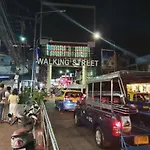 Luxury Semi-2bed Pool Near & Walking Street! Pattaya