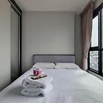 Pattaya Beach Sea View Rooftop Pool Resort