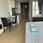 芭提雅中心地带 Centara Avenue 一房公寓5楼 紧邻海滩, 酒吧街, 智能电视 อพาร์ทเม้น Pattaya